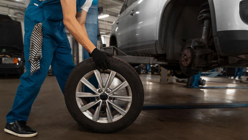 Reifenwechsel bei der CarService KFZ-Werkstatt