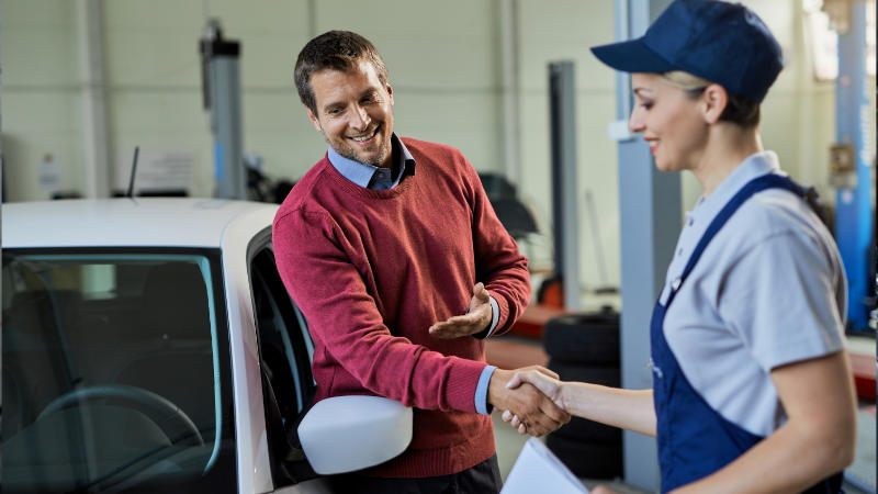 Kundendienst der CarService KFZ-Werkstatt